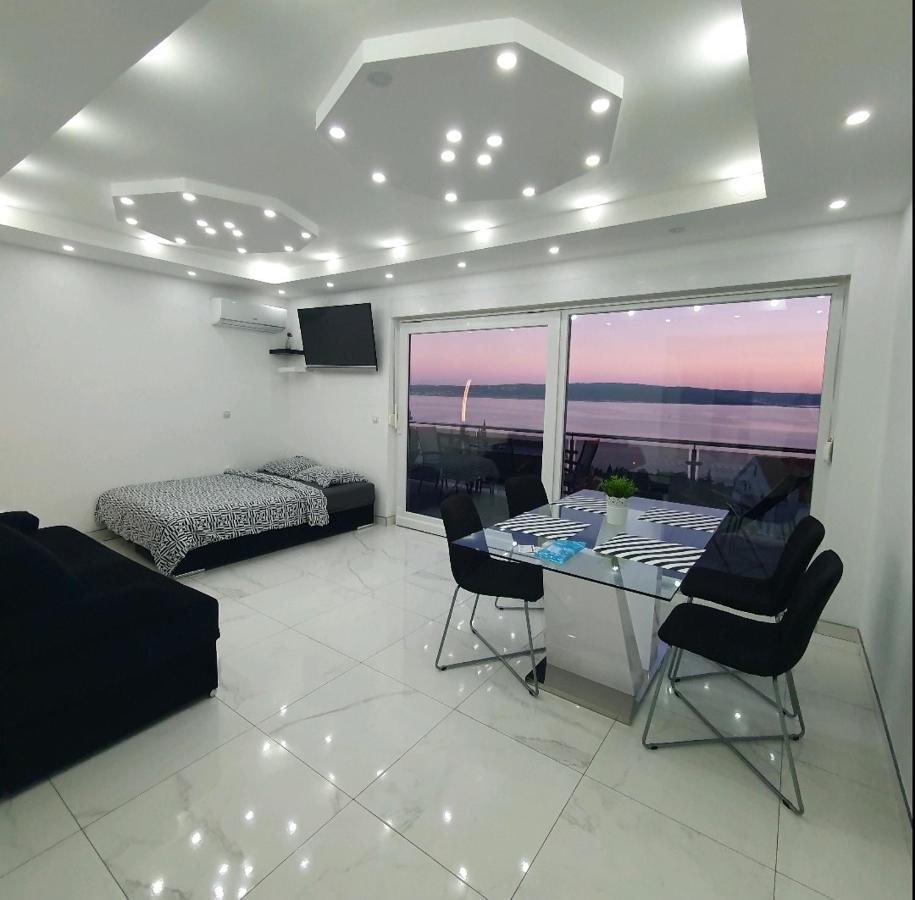 Apartments Blazevic, Heated Pool&Jacuzzi Dramalj Bagian luar foto
