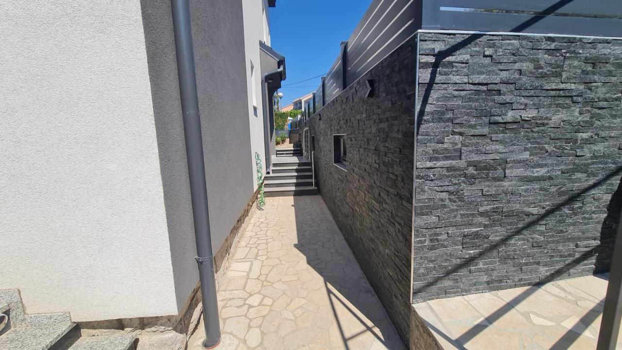 Apartments Blazevic, Heated Pool&Jacuzzi Dramalj Bagian luar foto