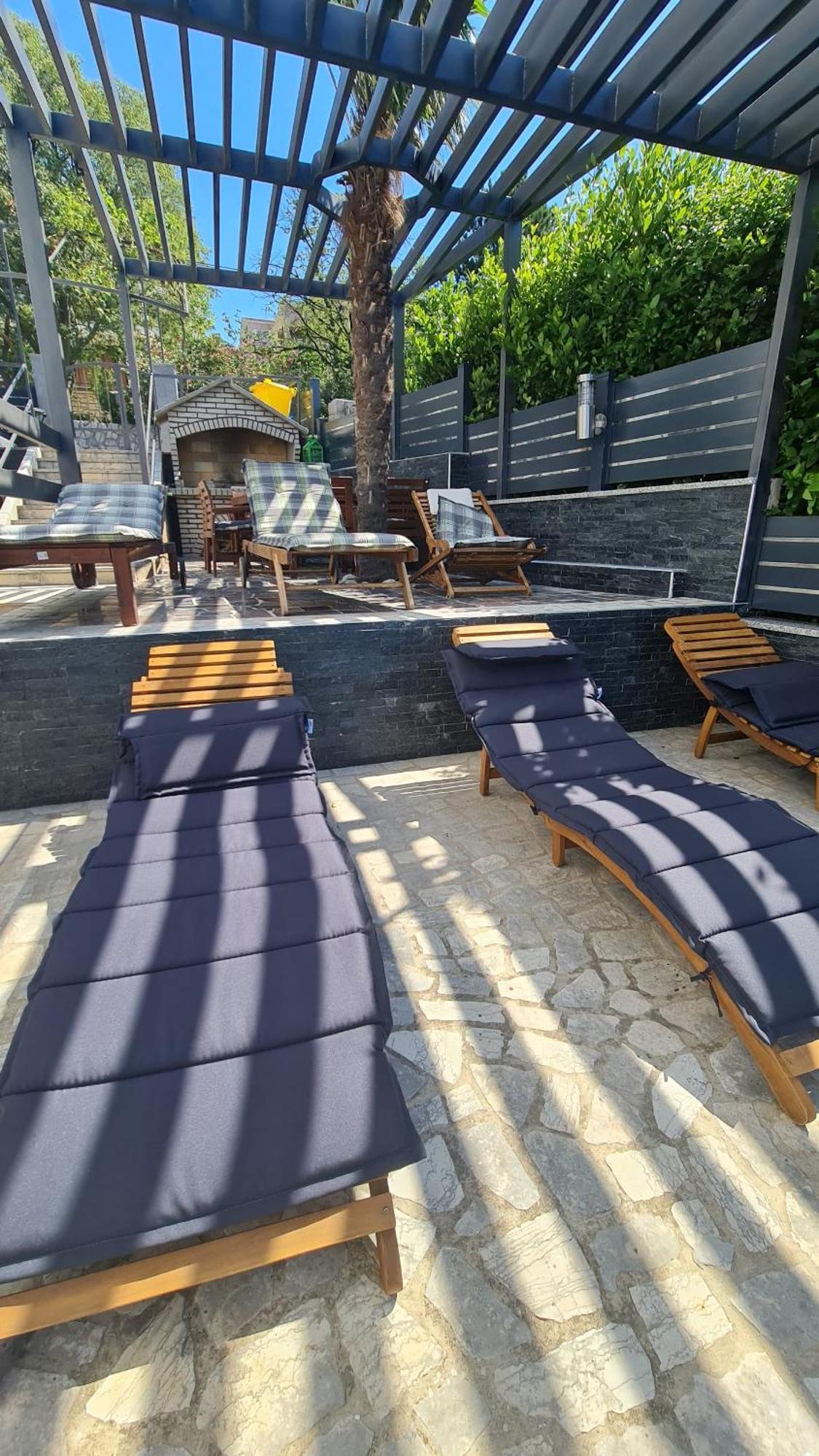 Apartments Blazevic, Heated Pool&Jacuzzi Dramalj Bagian luar foto