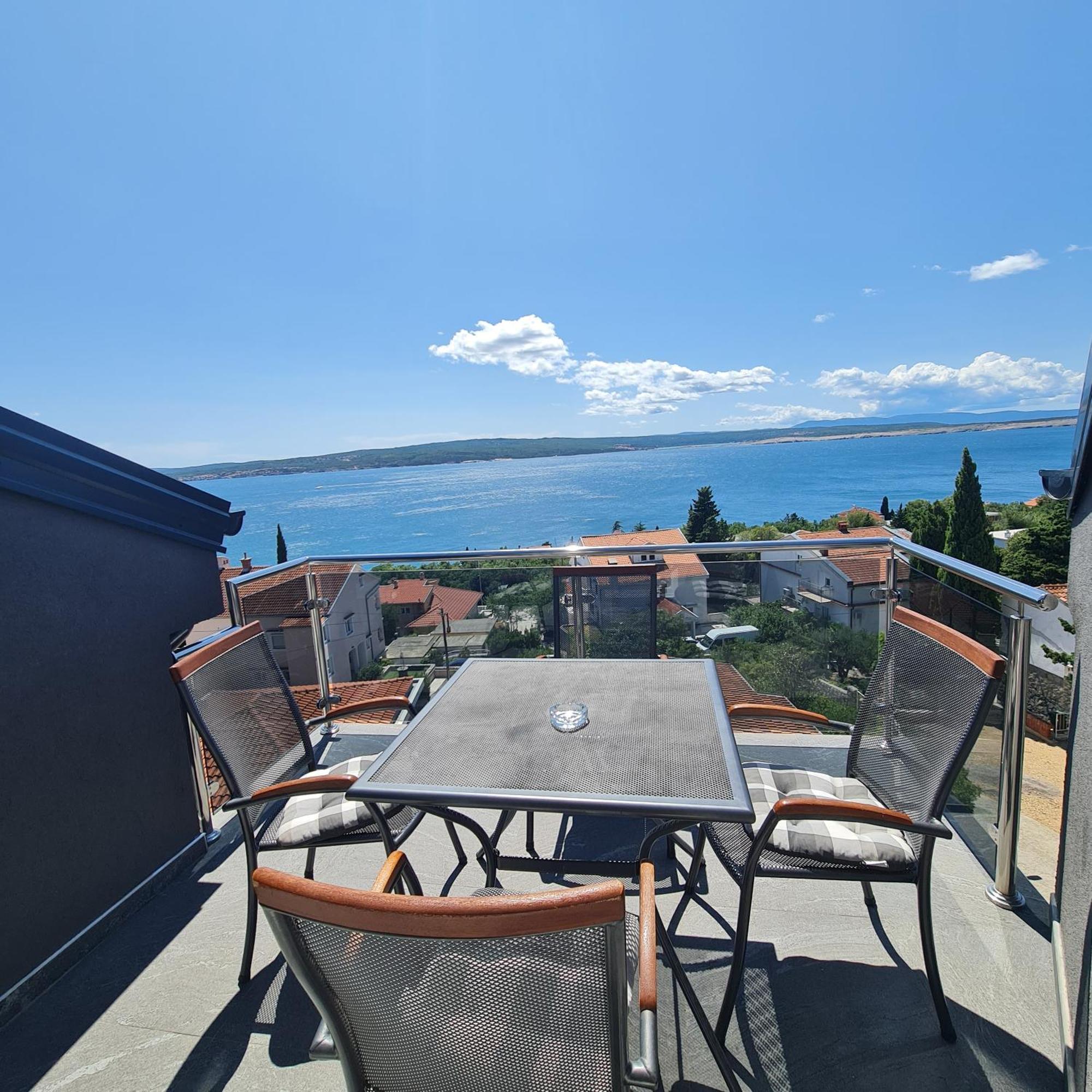 Apartments Blazevic, Heated Pool&Jacuzzi Dramalj Bagian luar foto