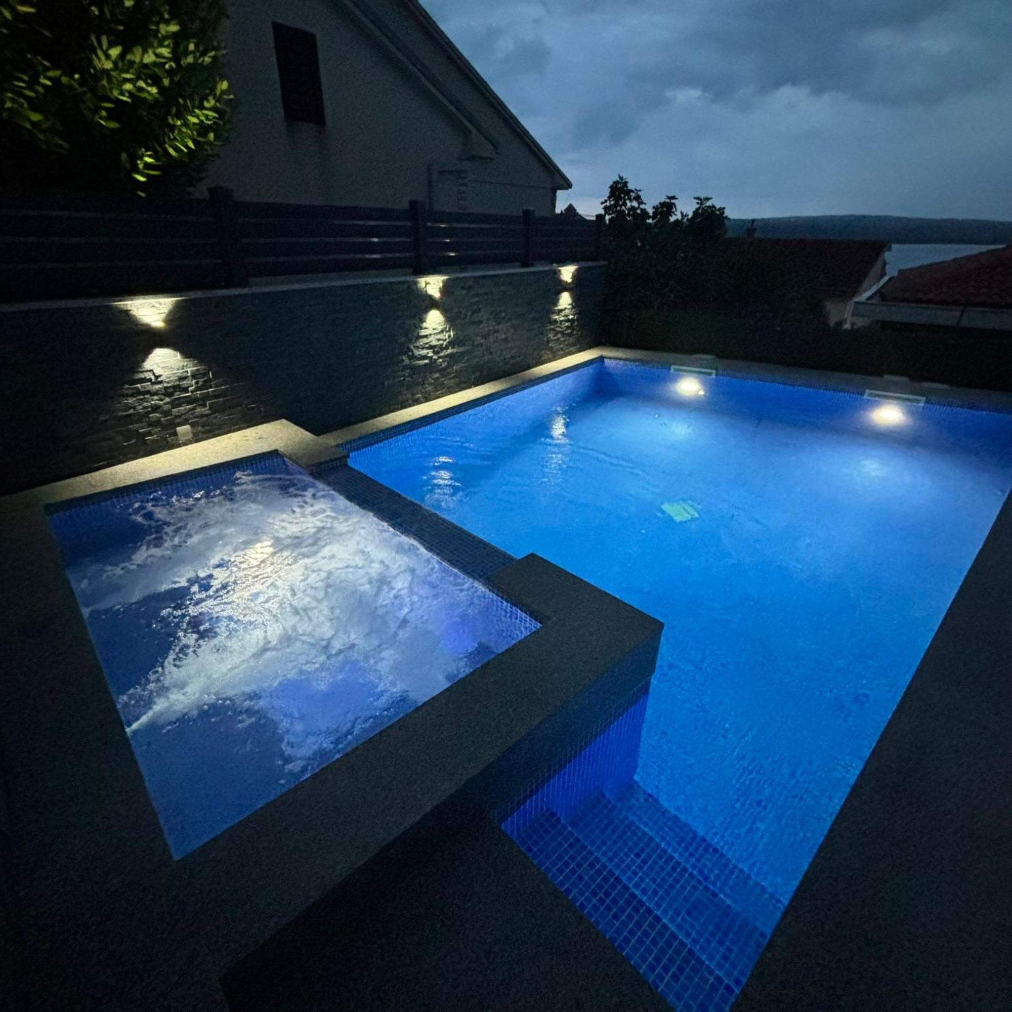 Apartments Blazevic, Heated Pool&Jacuzzi Dramalj Bagian luar foto