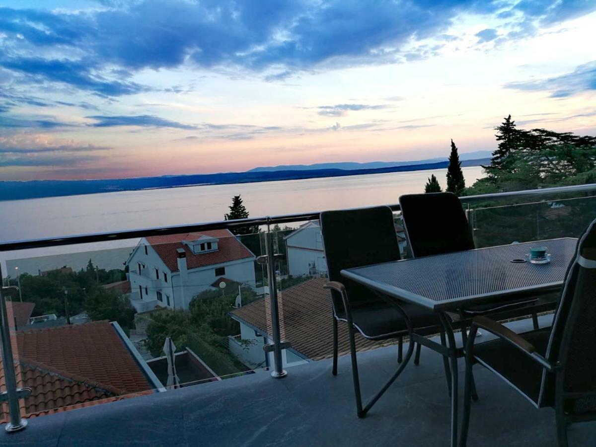 Apartments Blazevic, Heated Pool&Jacuzzi Dramalj Bagian luar foto