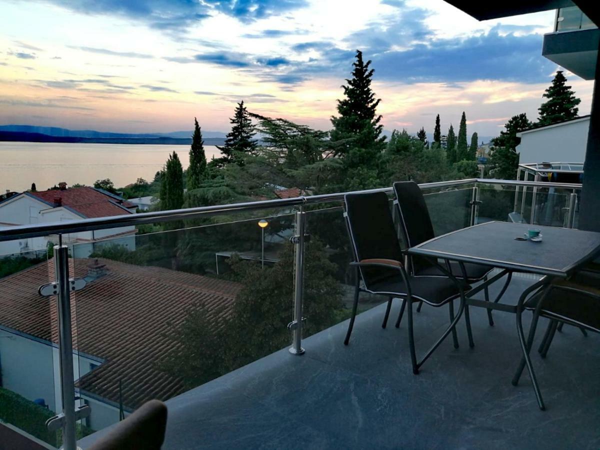 Apartments Blazevic, Heated Pool&Jacuzzi Dramalj Bagian luar foto