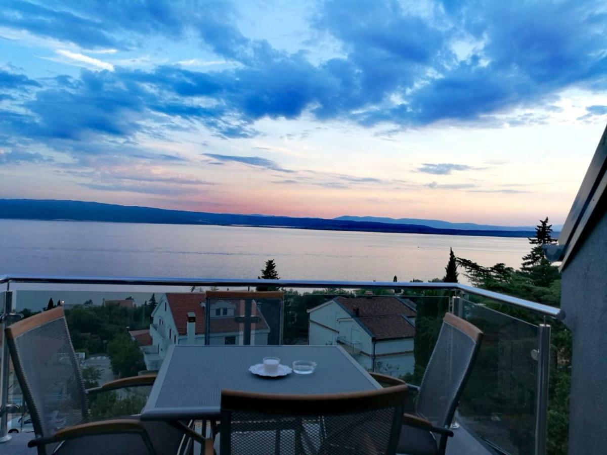 Apartments Blazevic, Heated Pool&Jacuzzi Dramalj Bagian luar foto