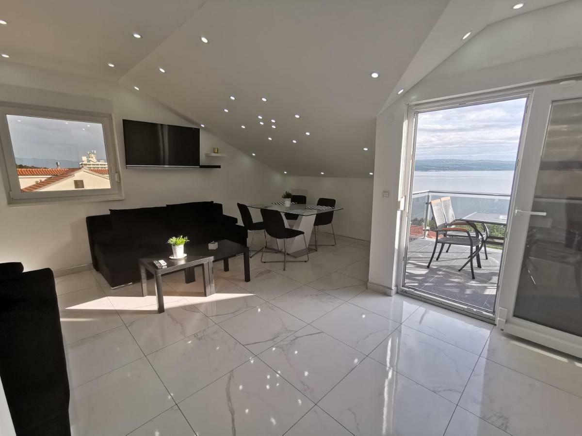 Apartments Blazevic, Heated Pool&Jacuzzi Dramalj Bagian luar foto