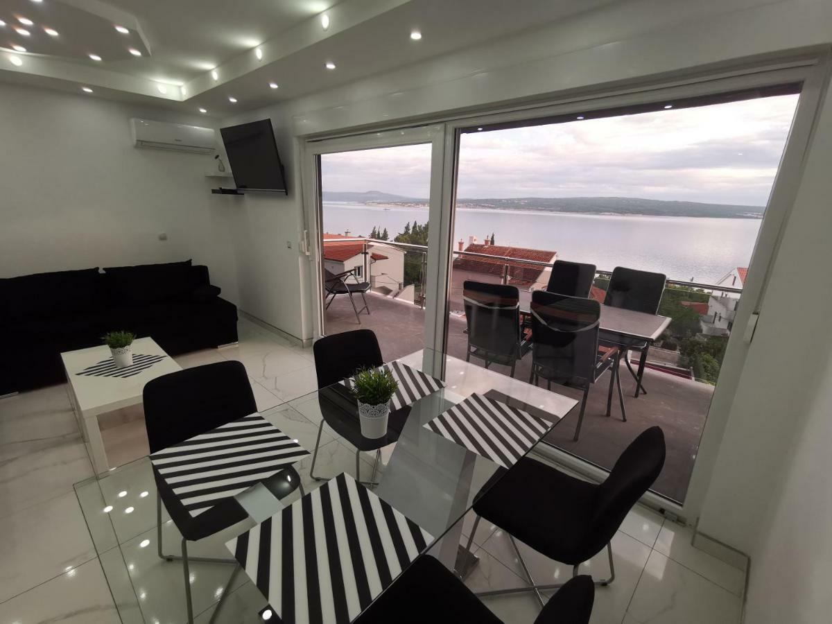 Apartments Blazevic, Heated Pool&Jacuzzi Dramalj Bagian luar foto