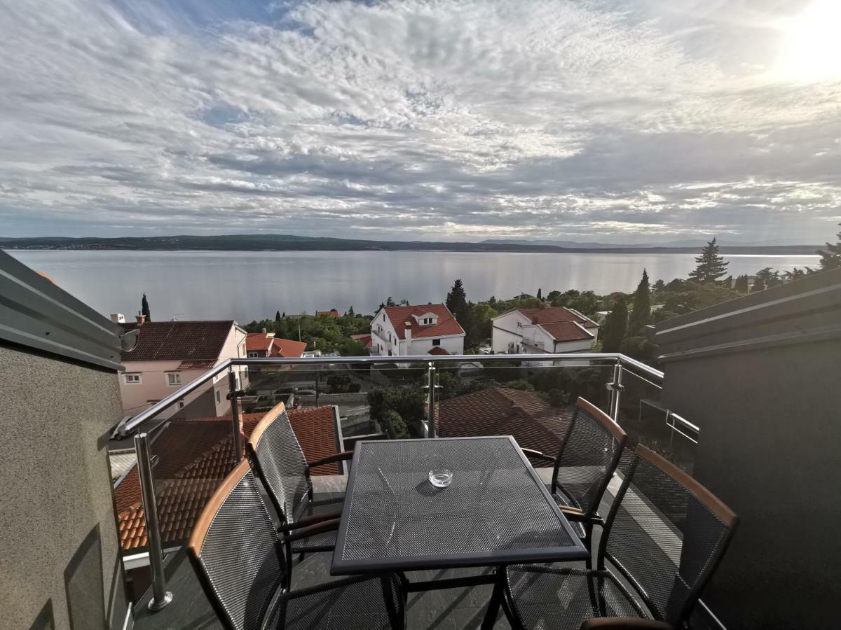 Apartments Blazevic, Heated Pool&Jacuzzi Dramalj Bagian luar foto