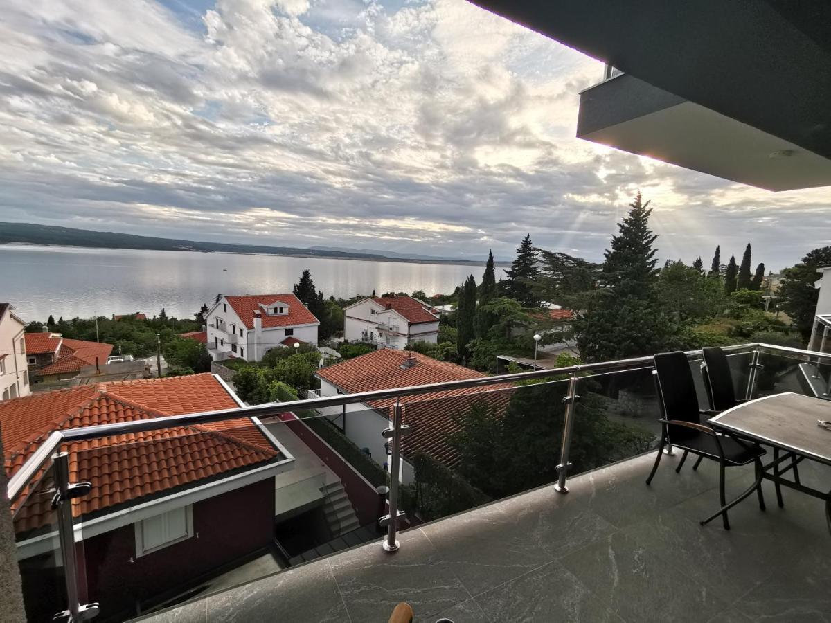 Apartments Blazevic, Heated Pool&Jacuzzi Dramalj Bagian luar foto