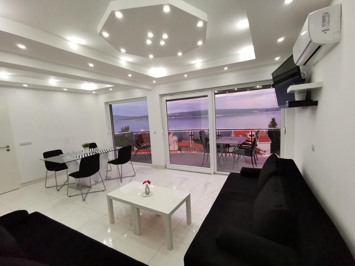 Apartments Blazevic, Heated Pool&Jacuzzi Dramalj Bagian luar foto