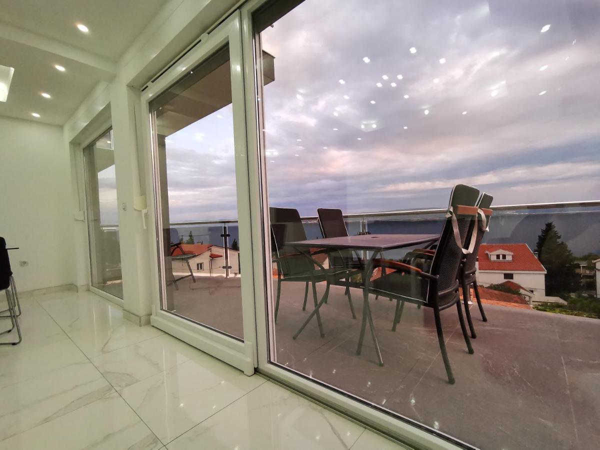 Apartments Blazevic, Heated Pool&Jacuzzi Dramalj Bagian luar foto